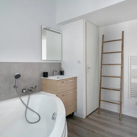 Jacuzzi Maison Pour 11 Au Calme A 500m Σπίτι διακοπών *