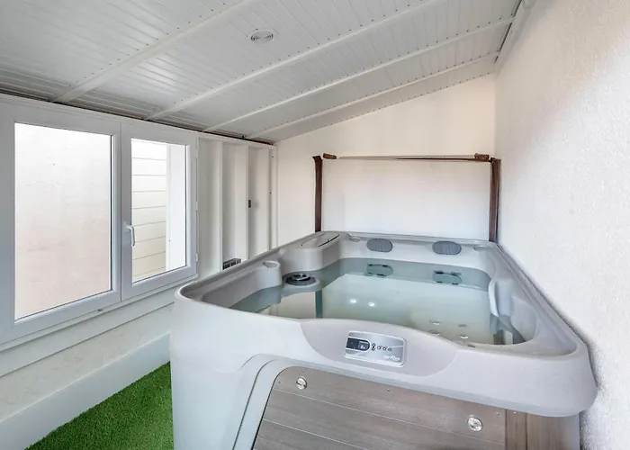 Сasa de vacaciones Jacuzzi Maison Pour 11 Au Calme A 500m *