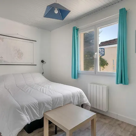 Дом отдыха Jacuzzi Maison Pour 11 Au Calme A 500m Ла-Плен-сюр-Мер